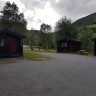 Bøverdalen Vandrerhjem & Camping - Platz vor Hütten