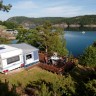 Sørlandet Feriesenter - Campingplatz mit Fjord im Hintergrund