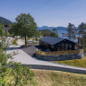 Krokane Camping - Service building with cafeteria and showers